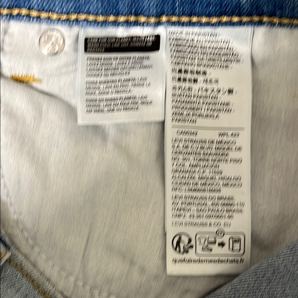 Levi's Light Blue Straight Leg Jeans - Picture 9 of 11